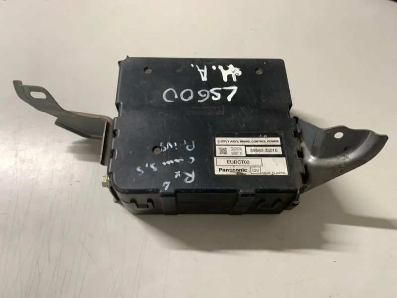 Блок управления стояночным тормозом Lexus Ls 2012-2017 8968033010 USF45