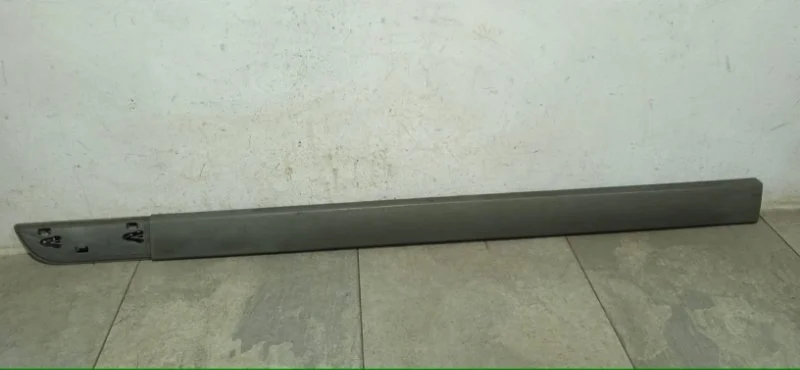 Молдинг двери Renault Megane 2003-2009 8200574616 2, передний левый