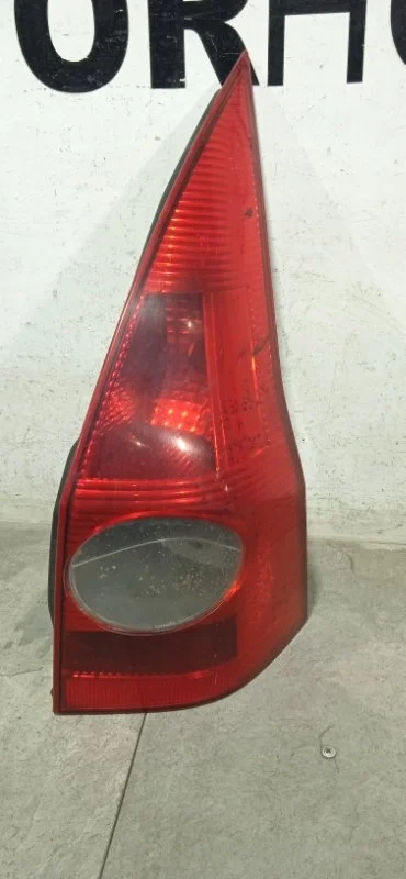Фонарь задний Renault Megane 2002-2009 8200142683 2, задний правый