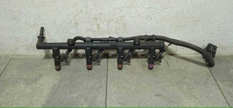 Топливная рейка Renault Scenic 2006 8200135504 2 K4M