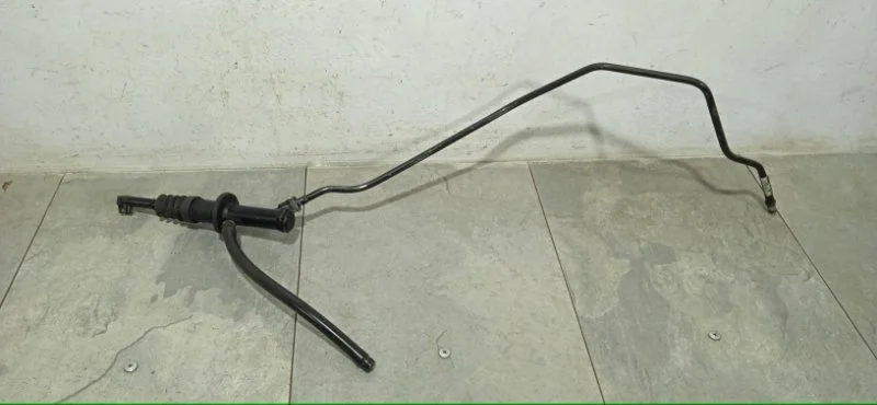 Главный цилиндр сцепления Renault Scenic 2006 8200151770 2 K4M