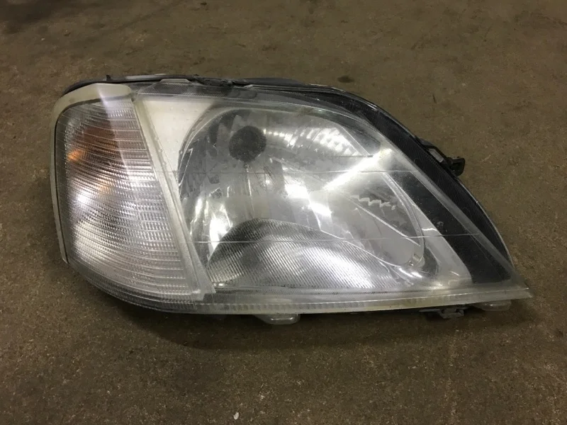 Фара галогеновая Renault Logan 2004-2009 6001546789 1, передняя правая