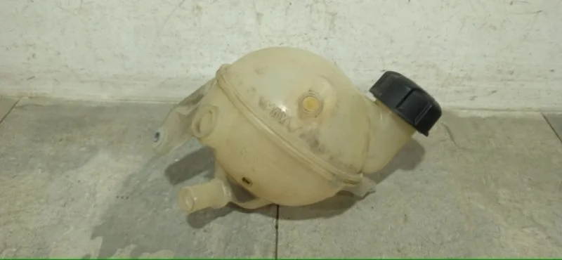Бачок расширительный Citroen C4 2008 1323FA COUPE NFU10FX7VPSA