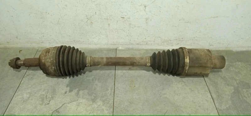 Привод Renault Duster 2010-2020 391015061R, передний правый