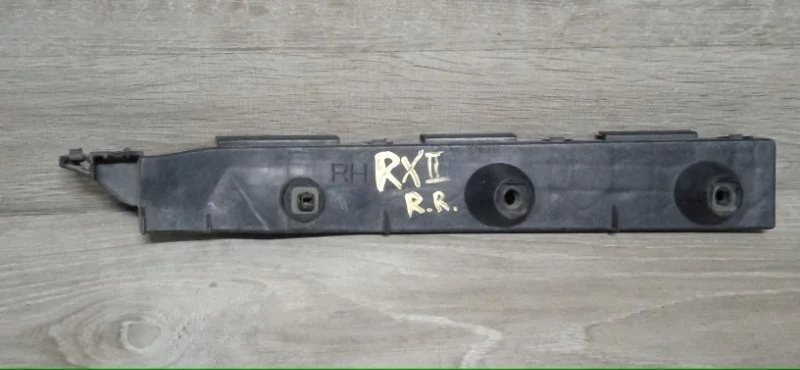 Пыльник крыла Lexus Rx 2003-2008 5257548020 XU30, задний правый