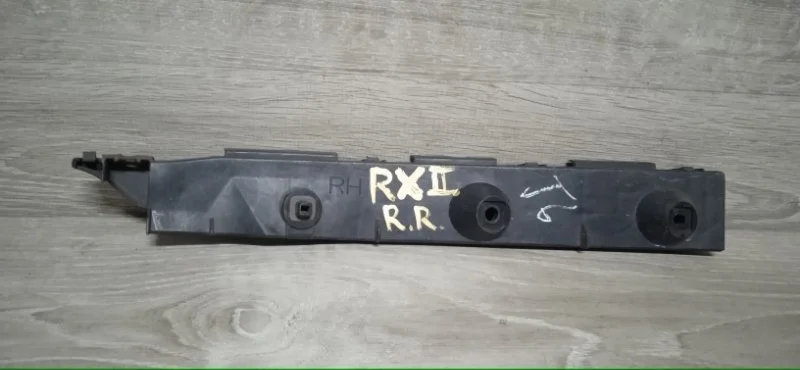 Пыльник крыла Lexus Rx 2003-2008 5257548020 XU30, задний правый