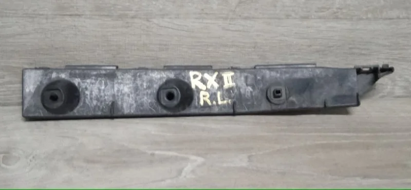 Пыльник крыла Lexus Rx 2003-2008 5257648020 XU30, задний левый