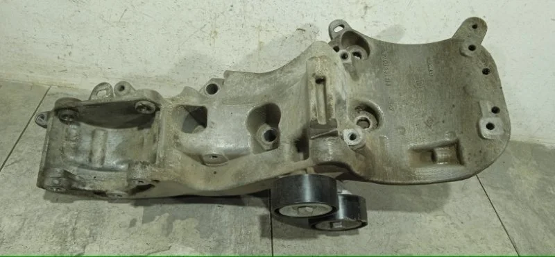 Кронштейн генератора Renault Logan 2014 8200941114 2 K7M А812 UA56519