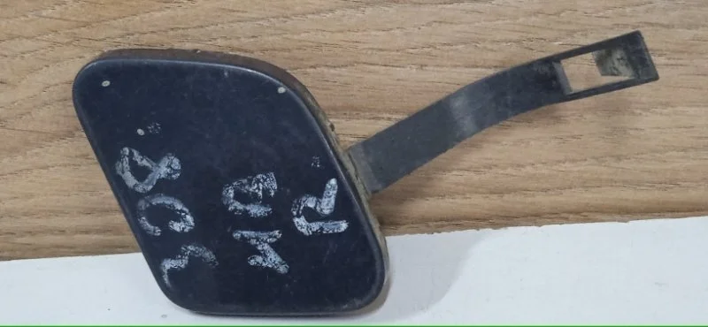 Заглушка буксировочного крюка Peugeot 308 2007-2015 9680443477 T7, задняя