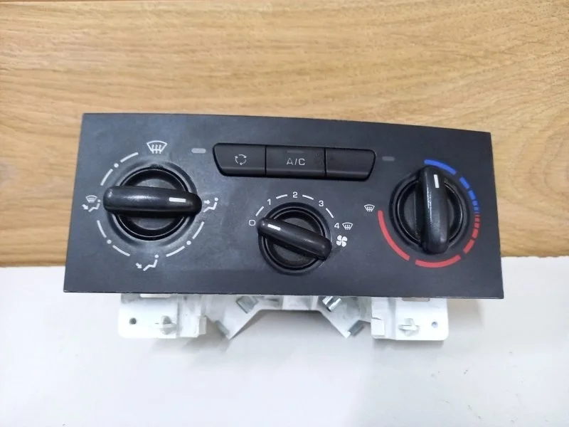 Блок управления печкой Peugeot Partner 2008-2018 9676532480 B9