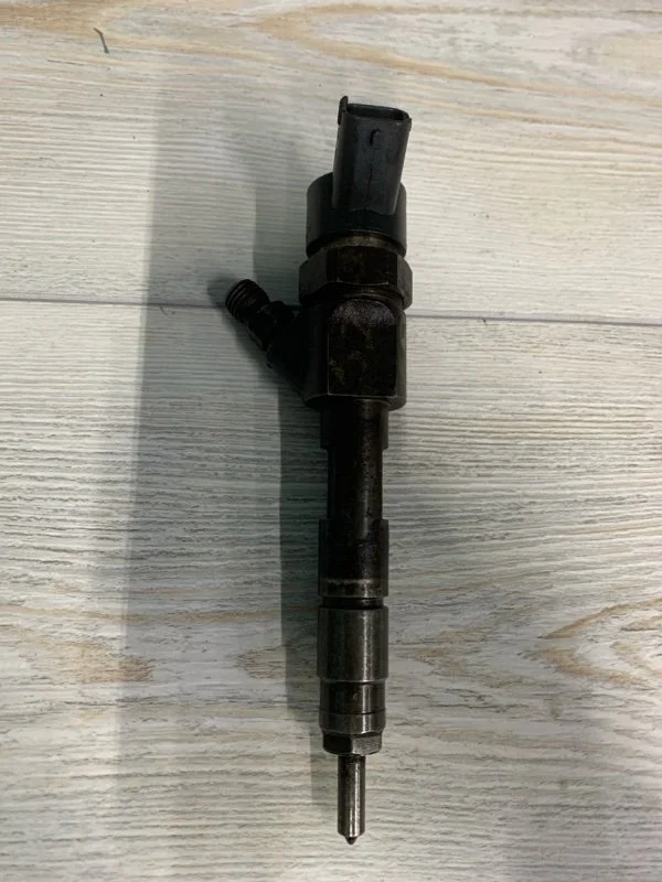Форсунка топливная Renault Scenic 2003-2009 8200100272 2 F9Q