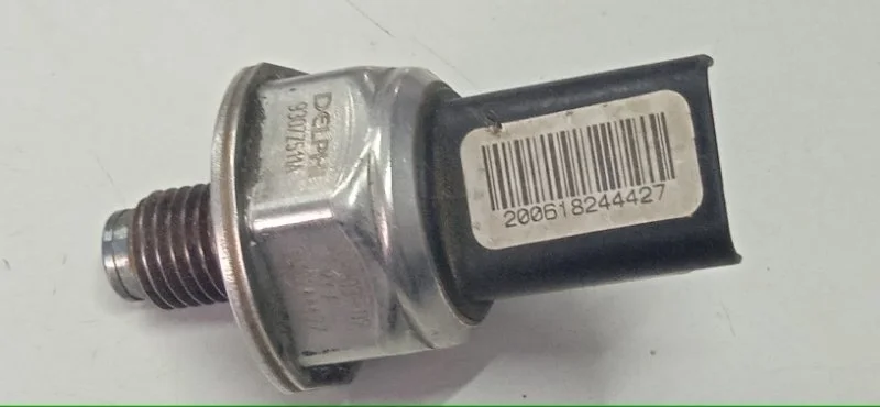 Датчик давления топлива Renault Megane 2008-2014 8200584034