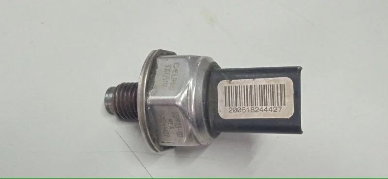 Датчик давления топлива Renault Megane 2008-2014 8200584034 3