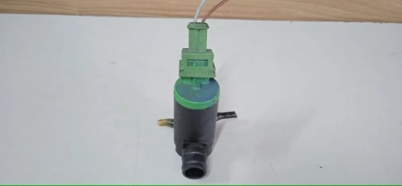 Моторчик бочка омывателя Peugeot 206 1998-2003 643460