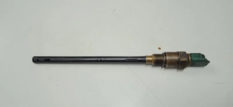 Датчик уровня масла в двигателе Citroen Berlingo 2008-2016 96453990 B9