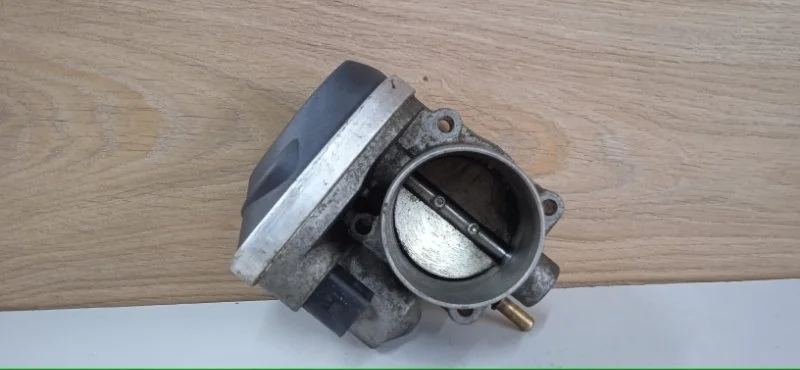Дроссельная заслонка Renault Megane 2002-2009 8200190230 2 K4M