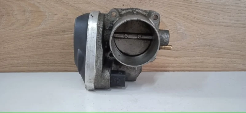 Дроссельная заслонка Renault Megane 2002-2009 8200190230 2 K4M