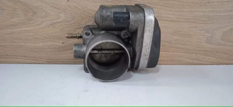 Дроссельная заслонка Renault Megane 2002-2009 8200190230 2 K4M
