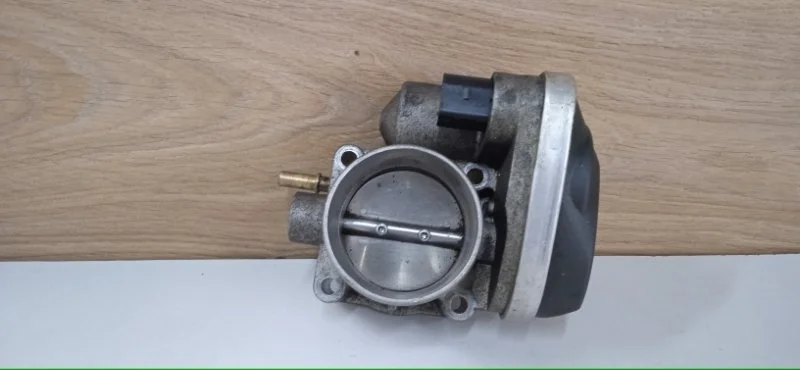 Дроссельная заслонка Renault Megane 2002-2009 8200190230 2 K4M