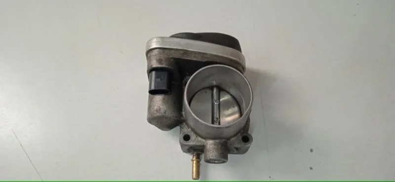 Дроссельная заслонка Renault Megane 2002-2009 8200190230 2 K4M