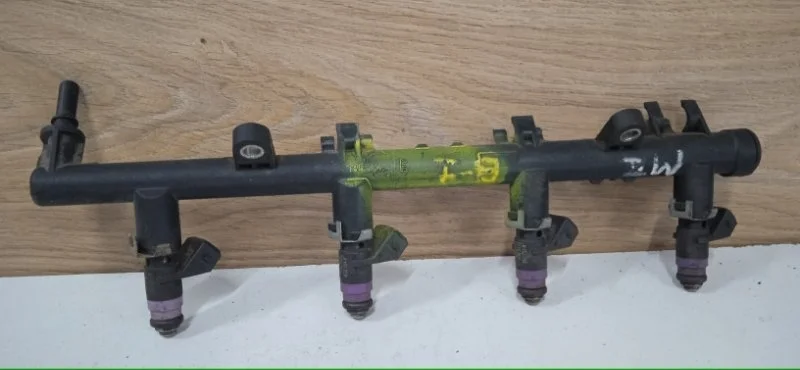 Топливная рампа Renault Megane 2002-2006 8200135504 2