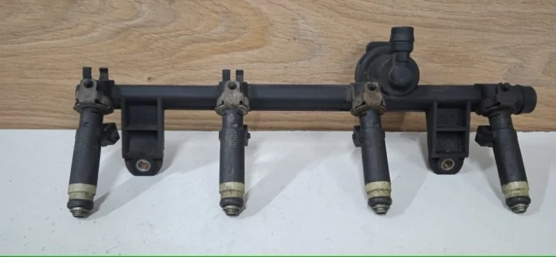 Топливная рампа Renault Megane 2002-2009 7700274294 2 K4M