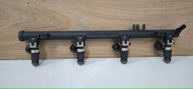 Топливная рампа Renault Duster 2010-2015 8200601367