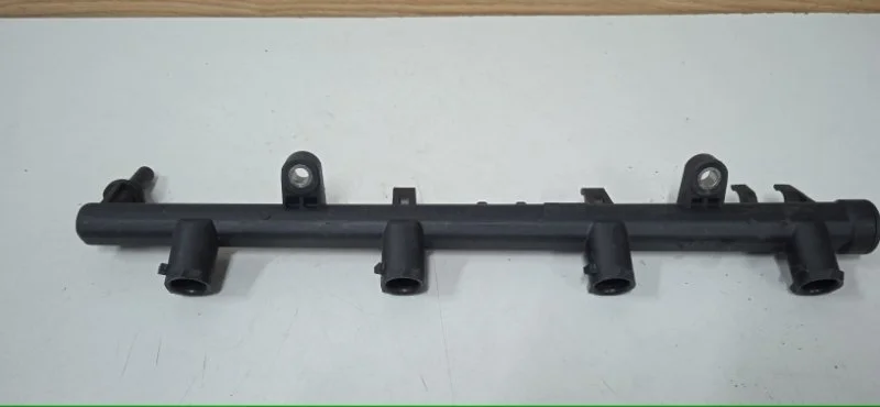 Топливная рампа Renault Megane 2002-2009 8200135504 K4M