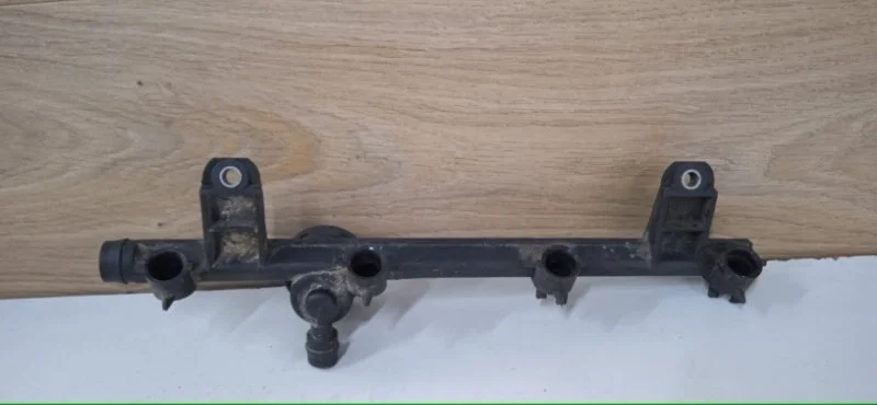 Топливная рейка Renault Clio 1998 2005 7700274294 2