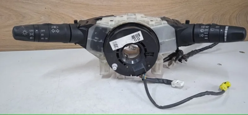 Блок подрулевых переключателей Nissan Almera 2000-2006 25560BN864 N16