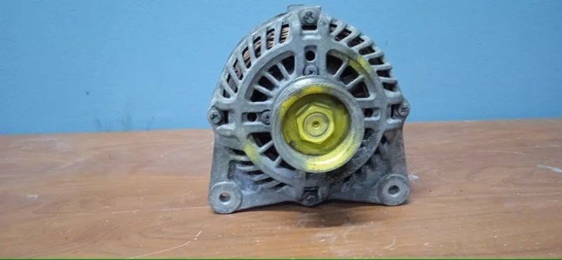 Генератор Nissan Qashqai 2006-2010 23100BC400 J10 HR16DE