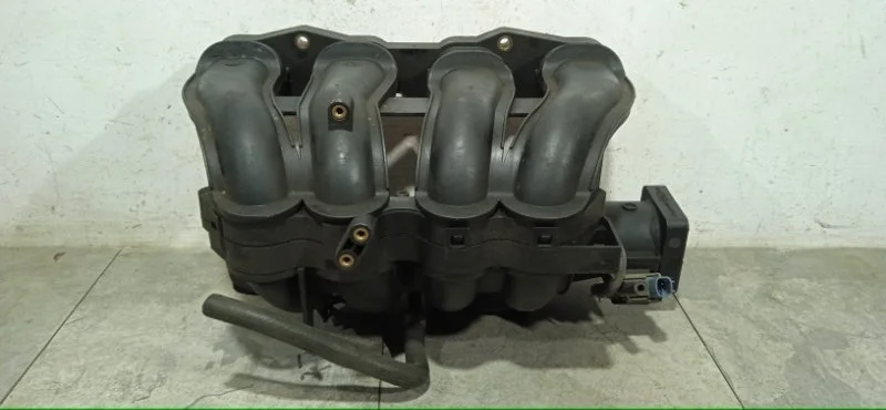 Коллектор впускной Nissan Qashqai 2006-2010 14001CY00A J10