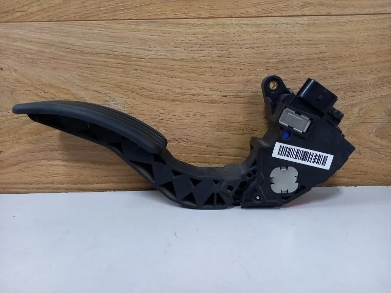 Педаль газа Renault Megane 2012 180020022R УНИВЕРСАЛ K9K 837