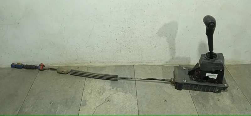 Селектор АКПП Renault Duster 2013 8200785399 F4R B403