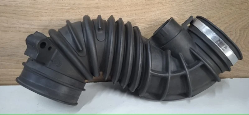 Патрубок воздушного фильтра Toyota Avensis 2002-2010 178810D200 T250