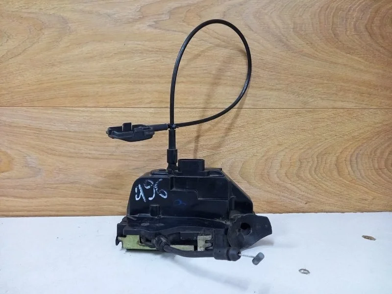 Замок боковой двери Renault Megane 2002-2008 8200027776 2, передний левый