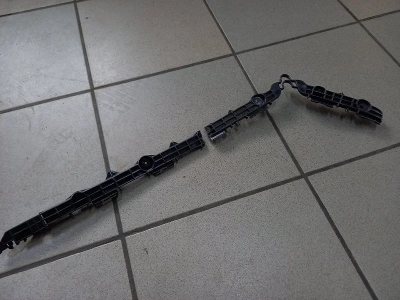 Кронштеин бампера Toyota Camry 2011-2017 5257533121 ASV50, задний правый