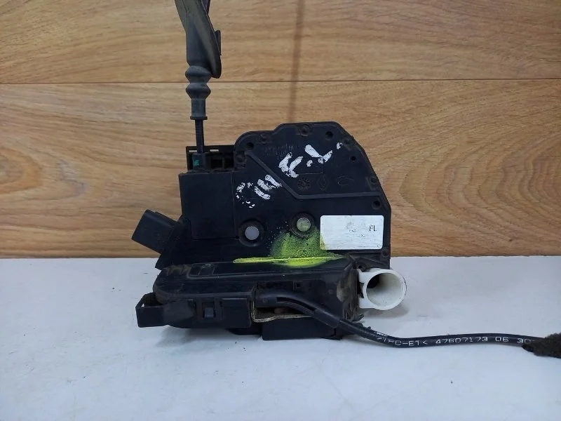 Замок боковой двери Renault Fluence 2008-2015 805030020R 1, передний левый