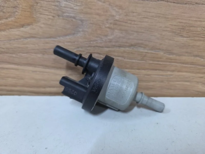 Клапан абсорбера Renault Logan 2018 8200248821 СЕДАН К4М