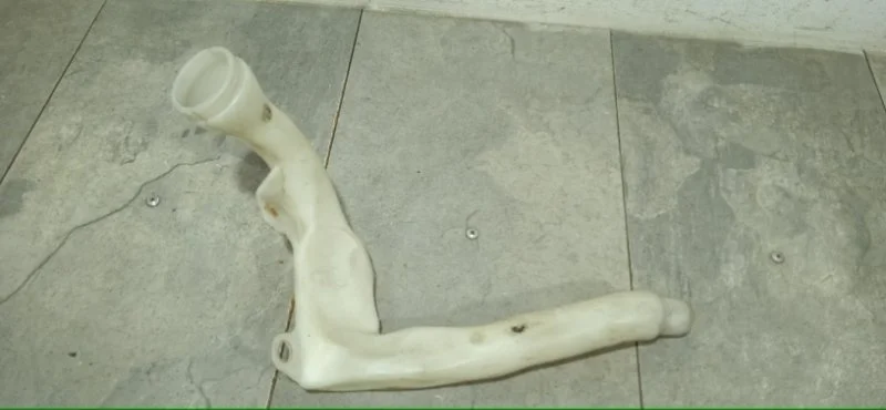 Горловина бачка стеклоомывателя Peugeot 207 2006-2015 6431F3 1