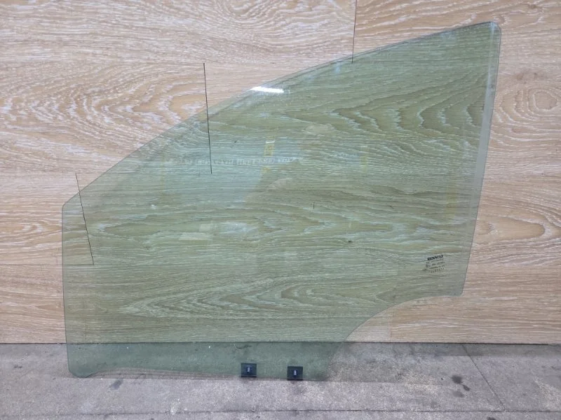 Стекло двери Renault Kaptur 2019 803018432R H4M, переднее левое