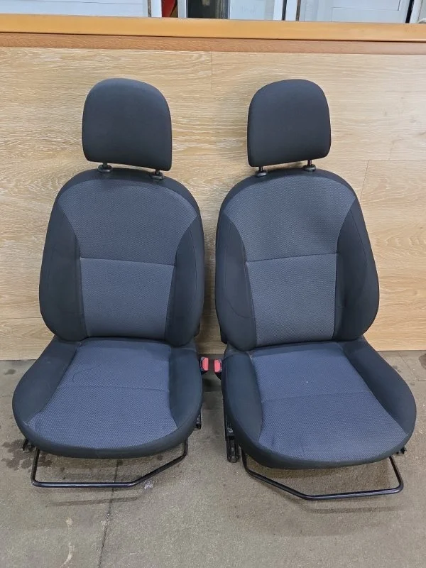 Сидения передние Renault Logan 2018 873118537R 2