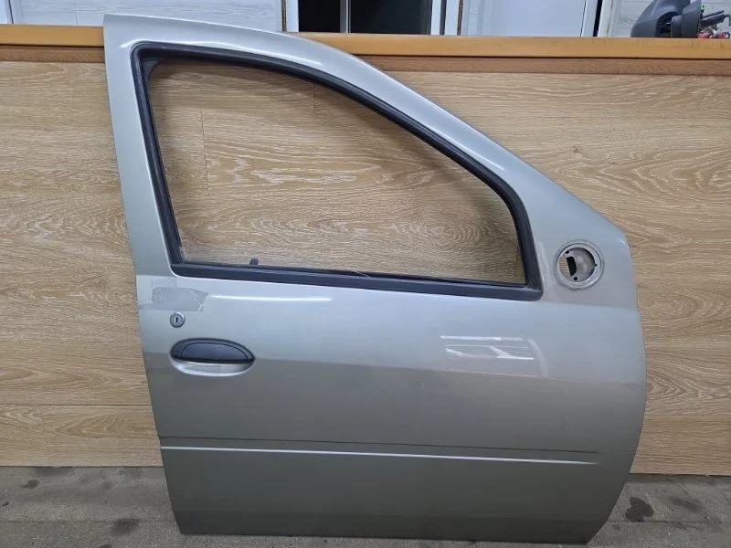 Дверь боковая Renault Logan 2010 801001895R, передняя правая