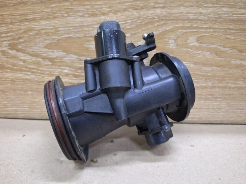 Дроссельная заслонка Renault Logan 2010 8200682611