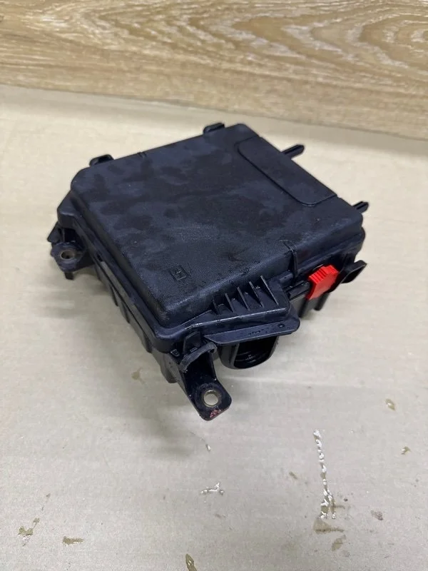 Корпус блока предохранителей Renault Fluence 2015 284040002R