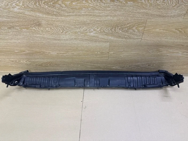 Водосток Renault Fluence 2015 668100012R