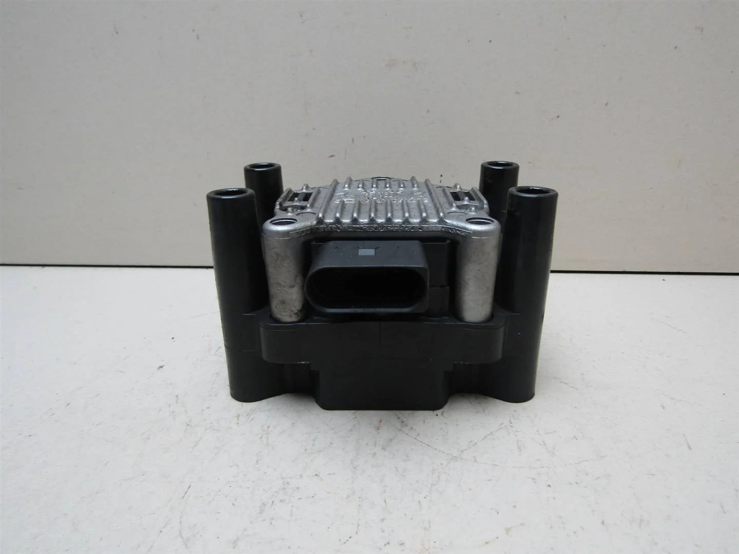 Катушка зажигания VW Golf IV \Bora 1997-2005  [032905106B]  в Вологде