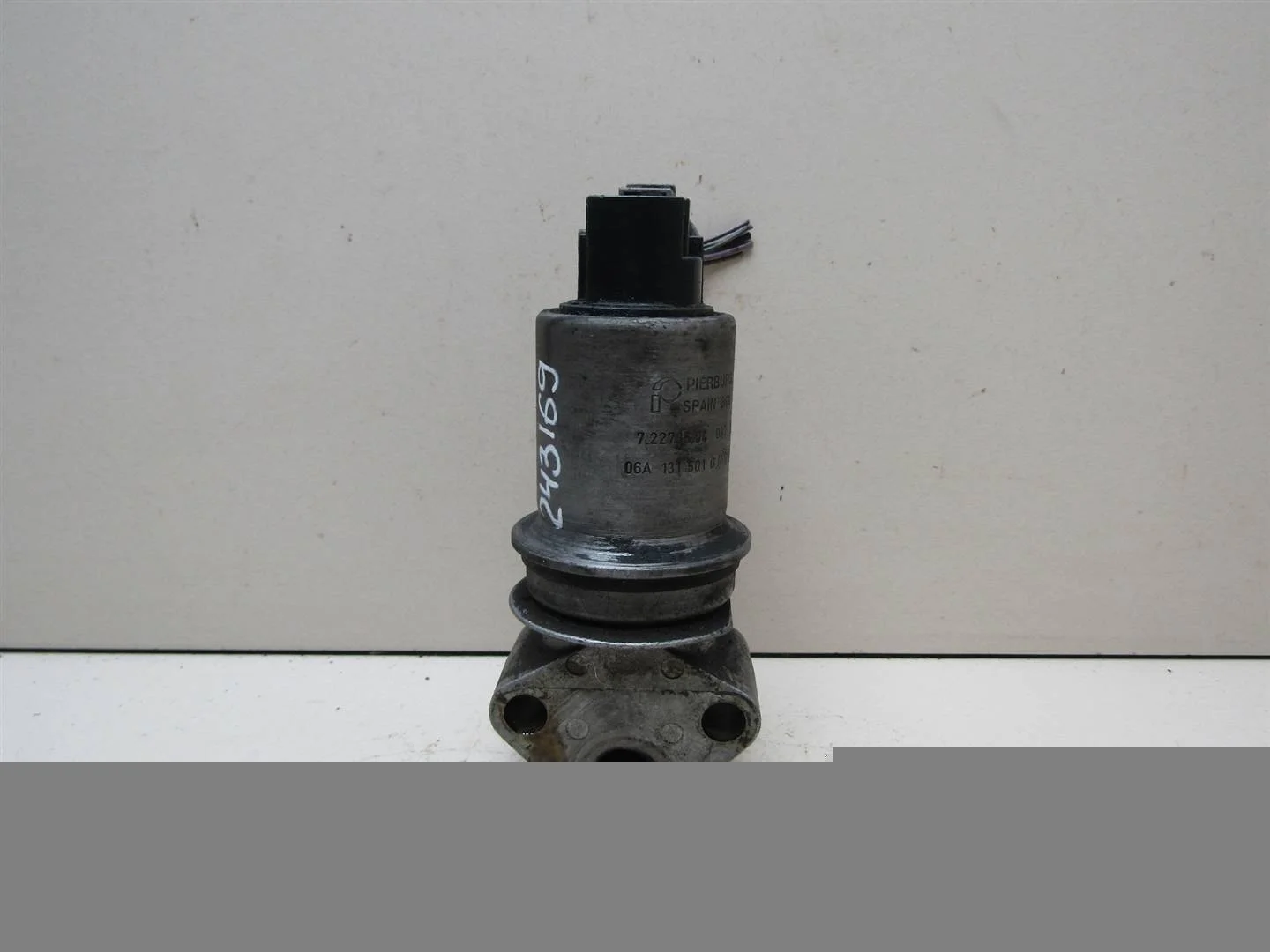 Клапан рециркуляции выхлопных газов Audi A3 (8L1) 1996-2003  [06A131501G]  в Вологде