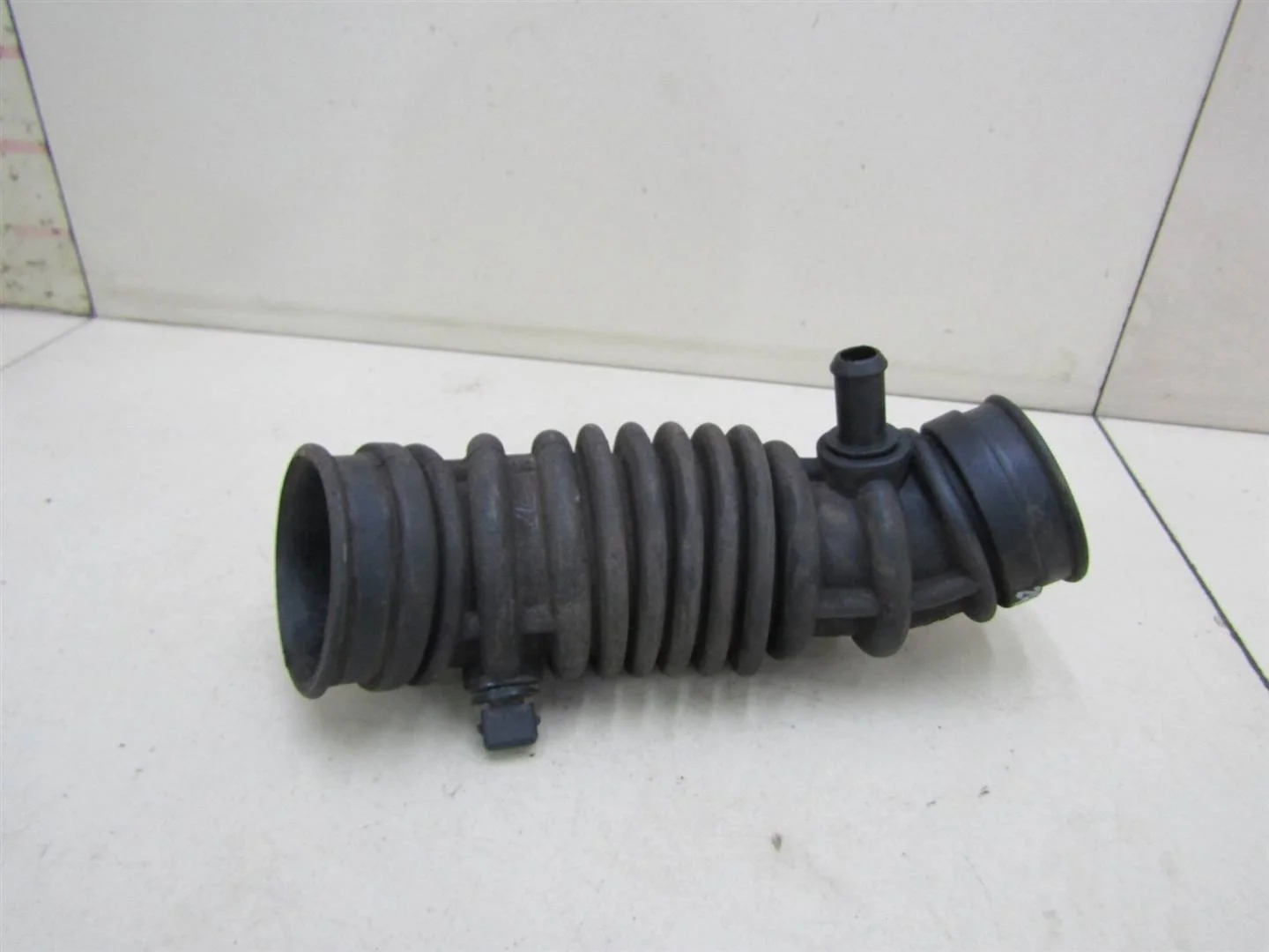 Патрубок воздушного фильтра Chevrolet Lanos 2004-2010  [96182227]  1.5 8V A15SMS в Вологде