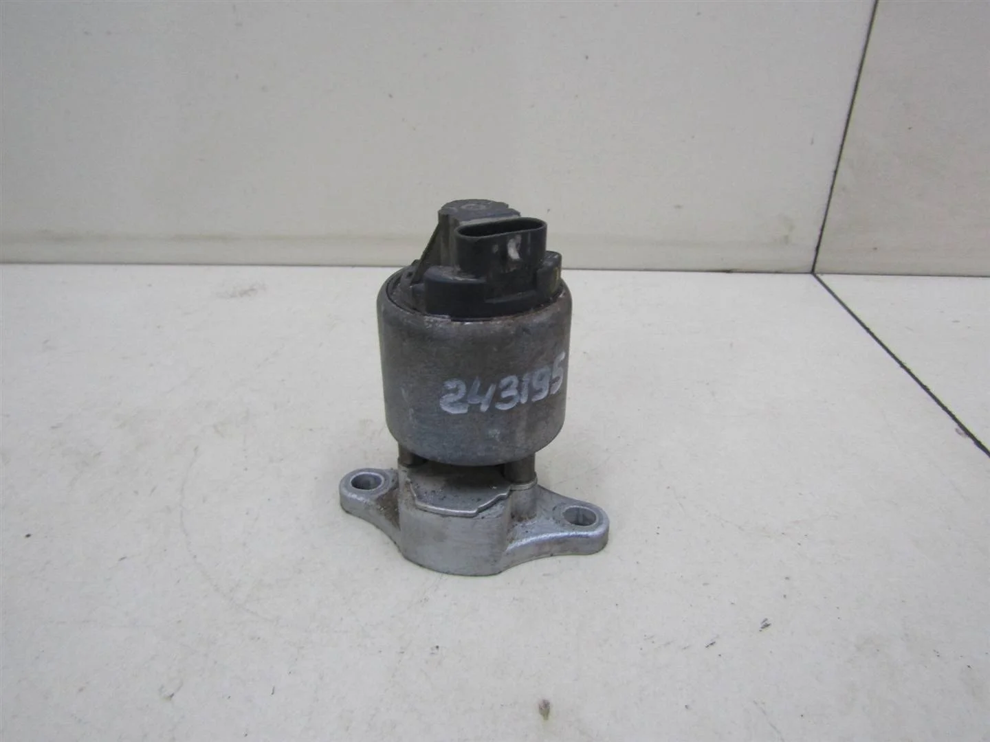 Клапан рециркуляции выхлопных газов Chevrolet Aveo (T250) 2005-2011  [25183476]  1.5 8V A15SMS в Вологде